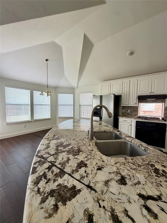 15107 Brooks Lane Property Photo 3