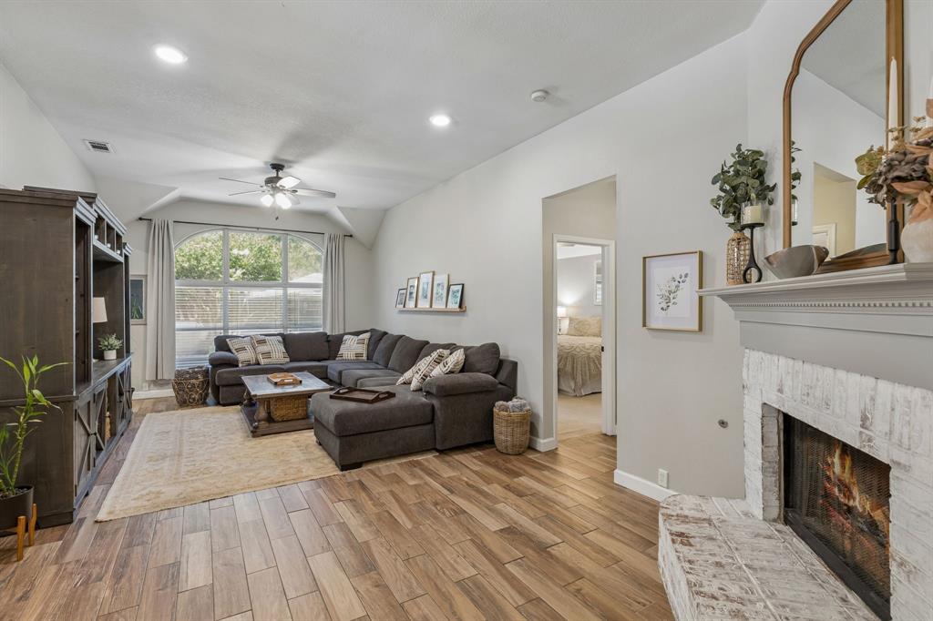 5912 Berkshire Road Property Photo 4