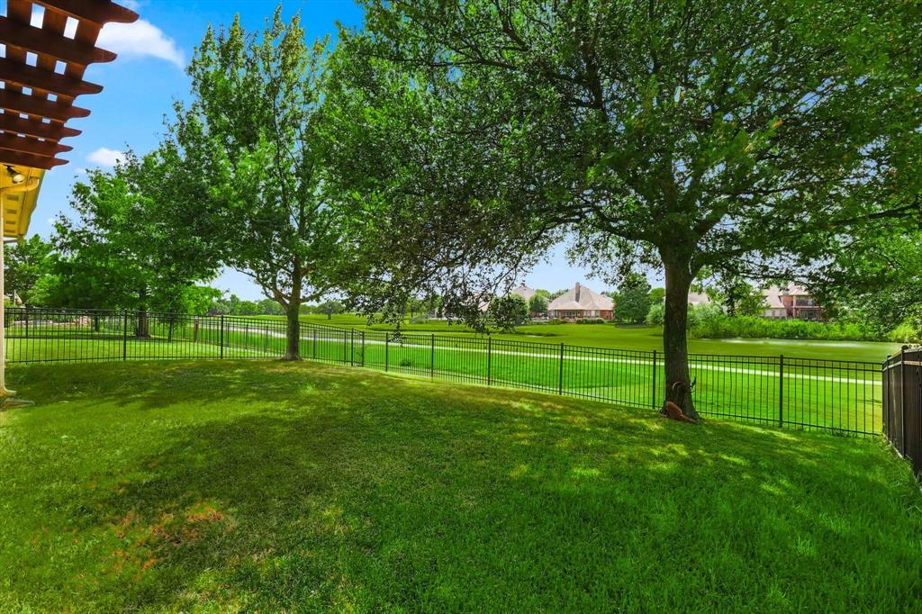 1581 Meadows Avenue Property Photo 4