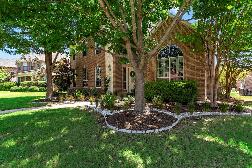 2447 Blackstone Drive Property Photo 2