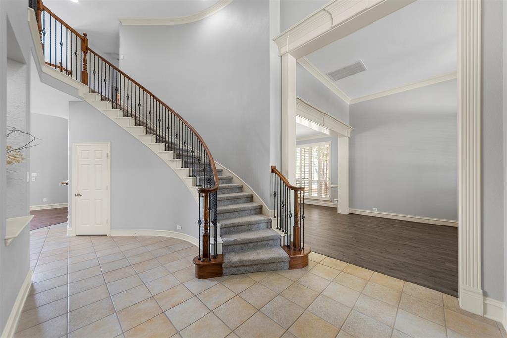 2447 Blackstone Drive Property Photo 3