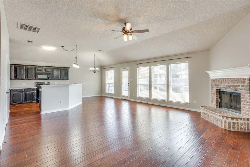 400 Bretts Way Property Photo 2