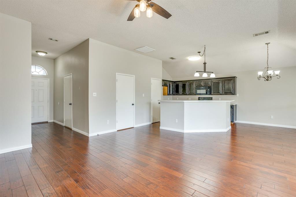 400 Bretts Way Property Photo 3
