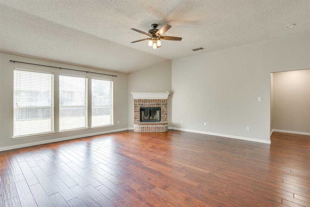 400 Bretts Way Property Photo 5