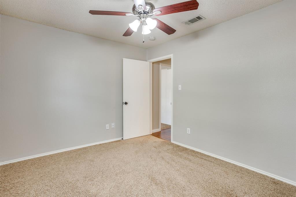 400 Bretts Way Property Photo 25