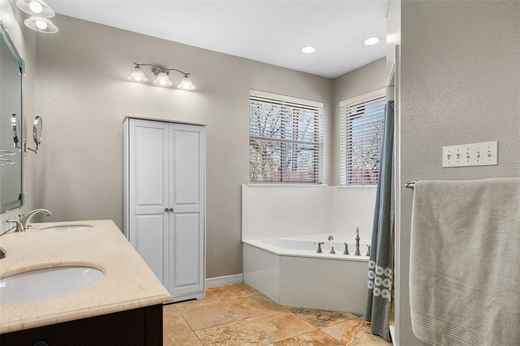 8903 Ravenswood Road Property Photo 19