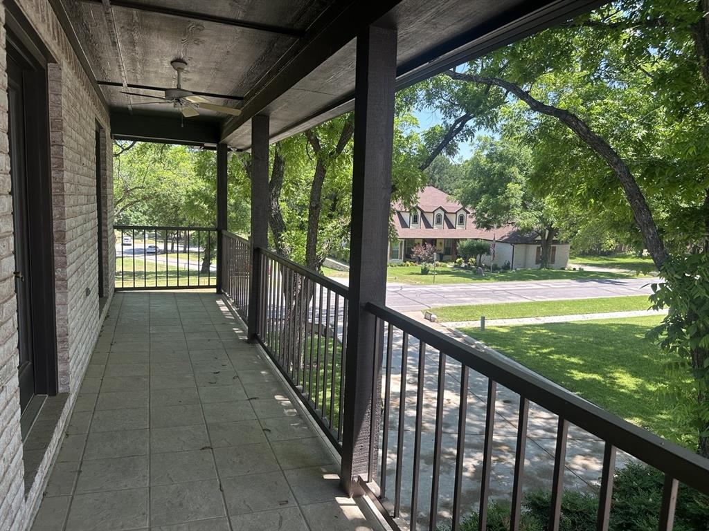 8903 Ravenswood Road Property Photo 29