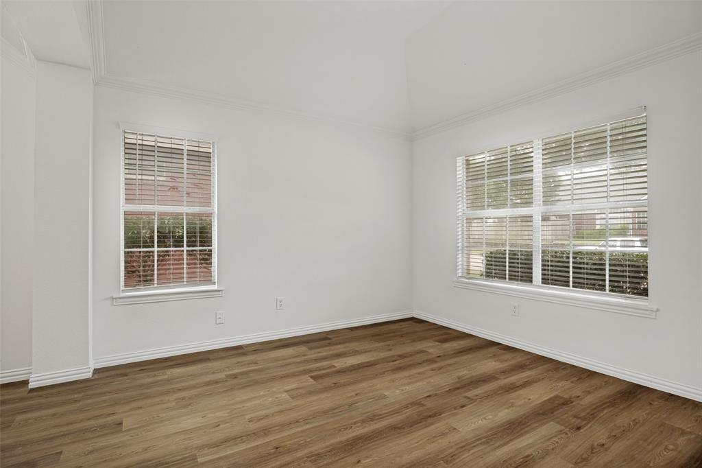 2028 Ravenhurst Drive Property Photo 3
