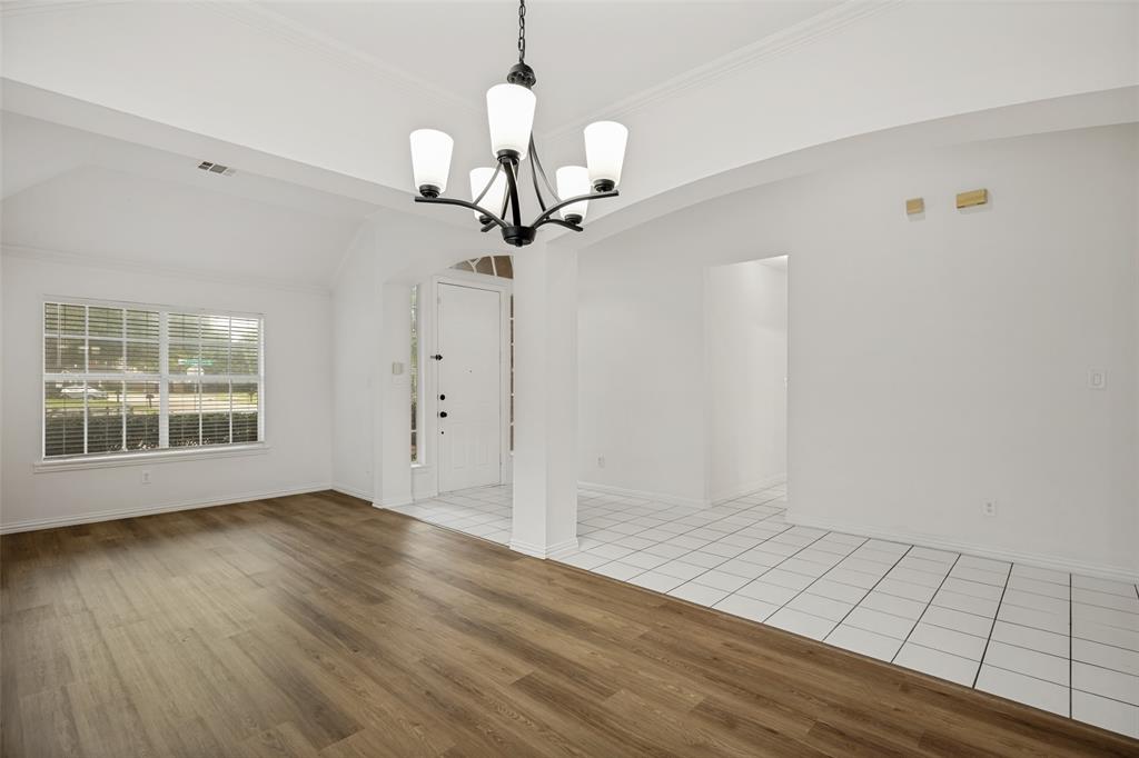 2028 Ravenhurst Drive Property Photo 4
