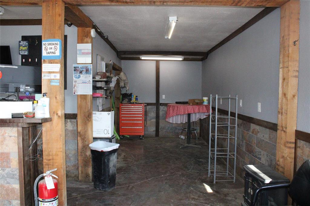 1100 Riverside Property Photo 12