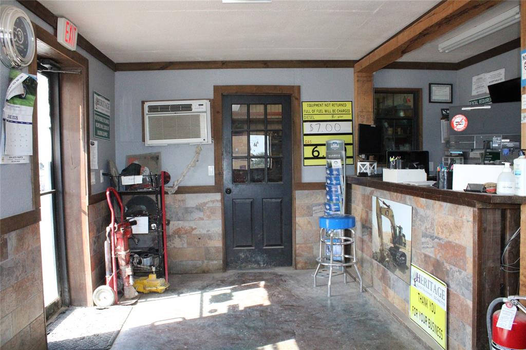 1100 Riverside Property Photo 15