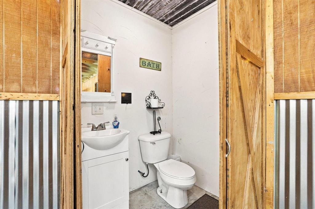 85 County Road Property Photo 31
