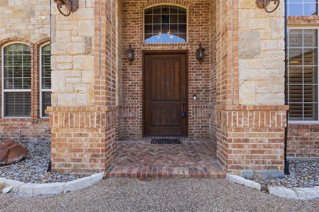 2606 Waters Edge Drive Property Photo 3