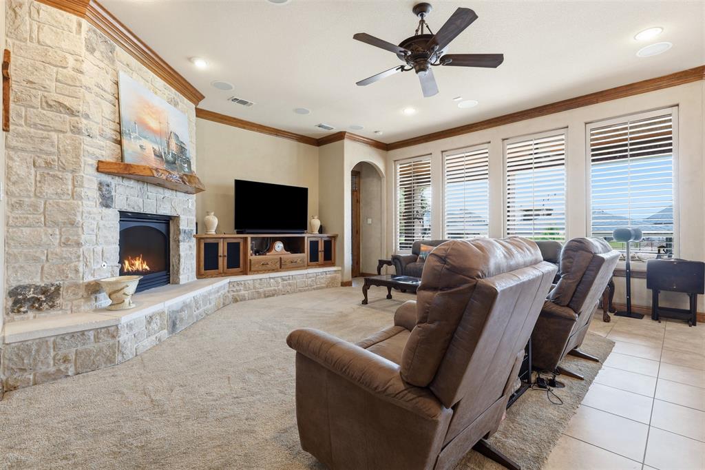 2606 Waters Edge Drive Property Photo 6