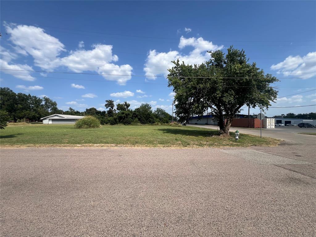 1706 N Main Street Property Photo 1
