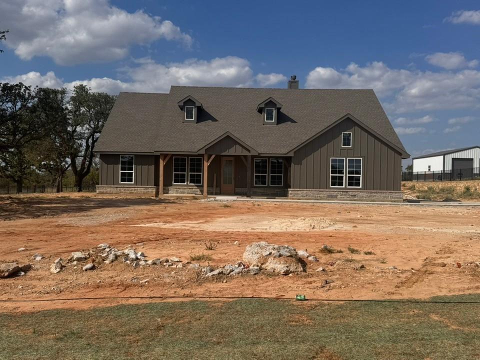 205 Oak Grove Way Property Photo 1