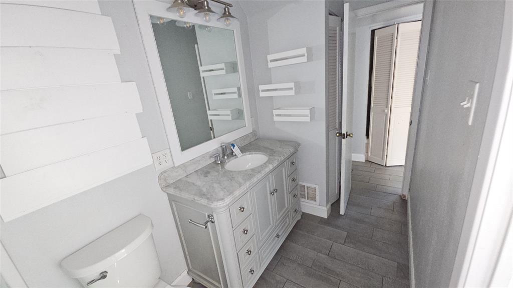 833 James Street Property Photo 15