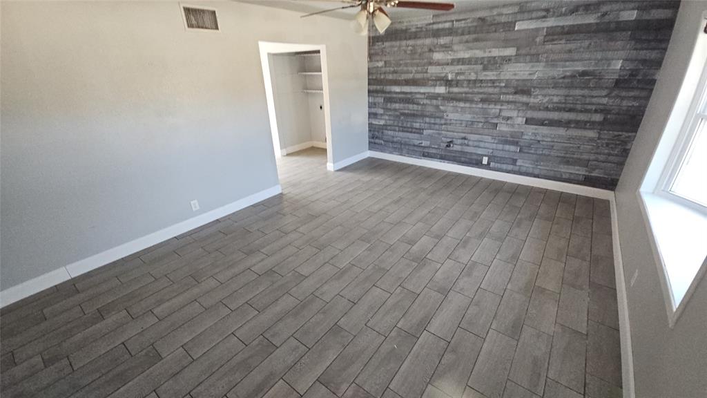 833 James Street Property Photo 29