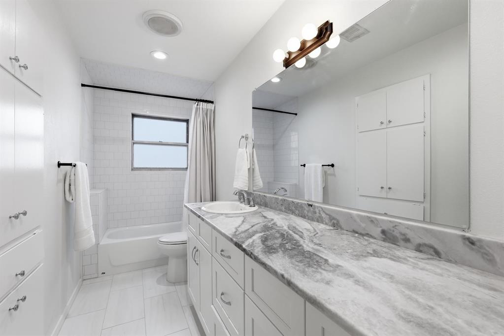 709 Lexington Drive Property Photo 17