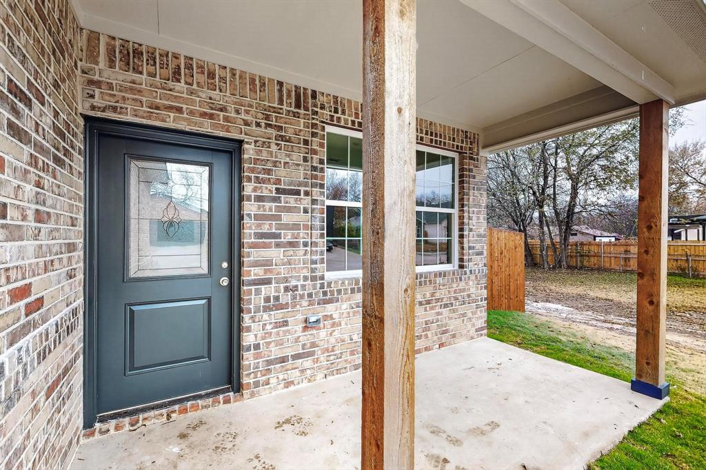 4523 Metropolitan Avenue Property Photo 3