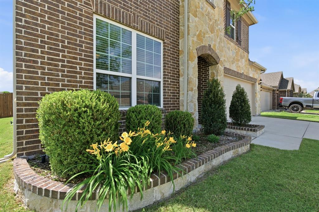 1101 Pinnacle Breeze Drive Property Photo 3