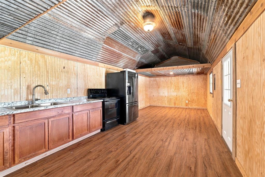 933 Scott Property Photo 7