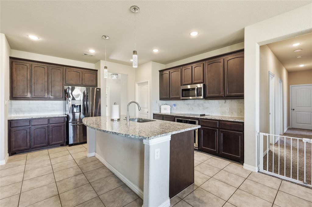 1212 County Road 4797 Property Photo 11