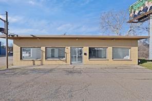 1123 N Main Street Property Photo 1
