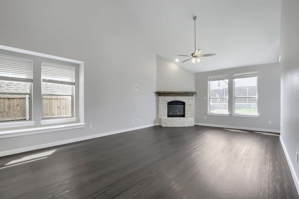 3925 Chesapeake Lane Property Photo 5