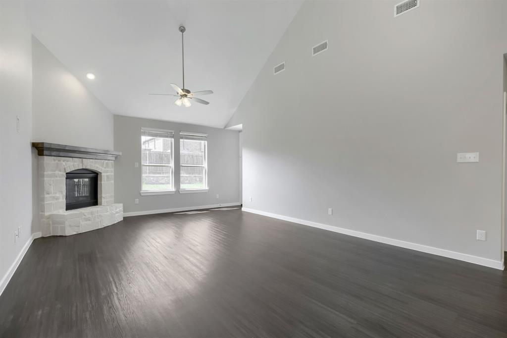 3925 Chesapeake Lane Property Photo 6