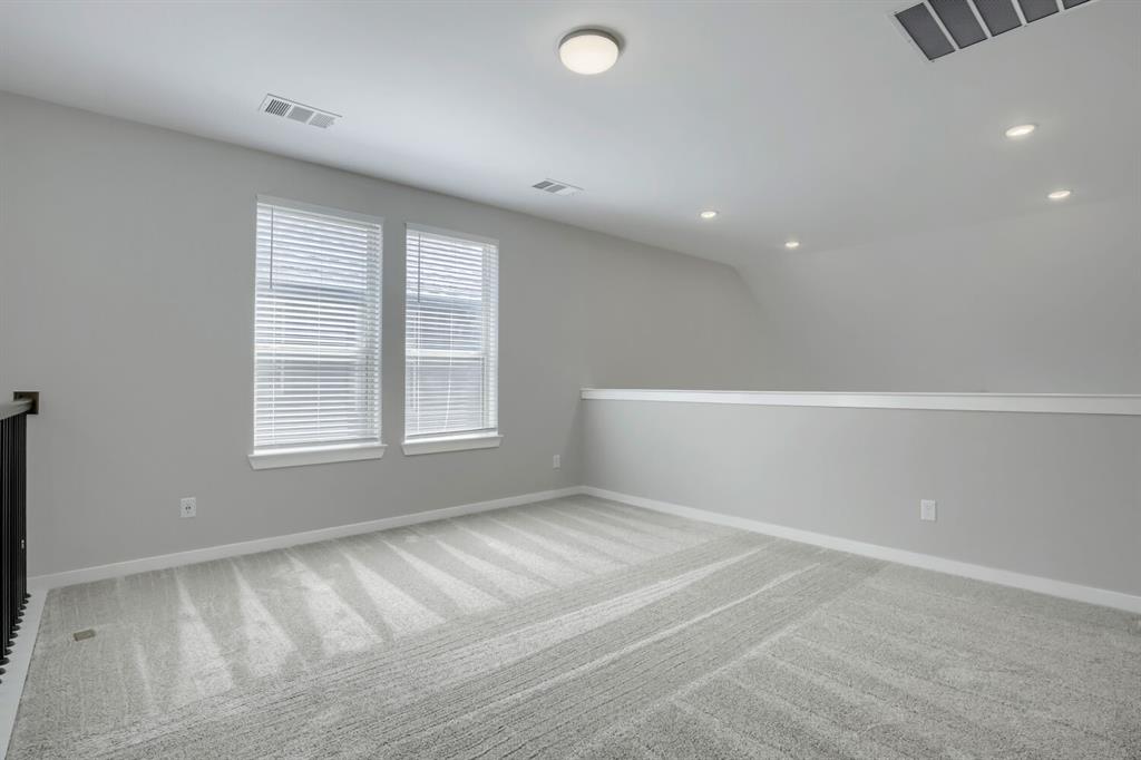 3925 Chesapeake Lane Property Photo 11
