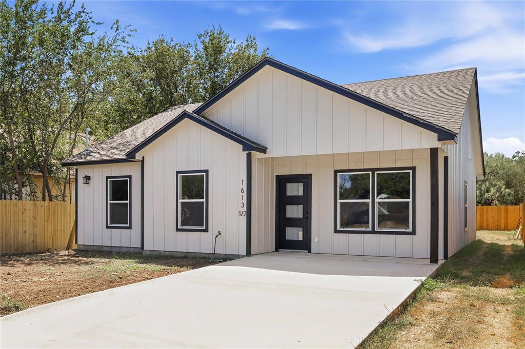 1613 1/2 2nd Street Property Photo 1