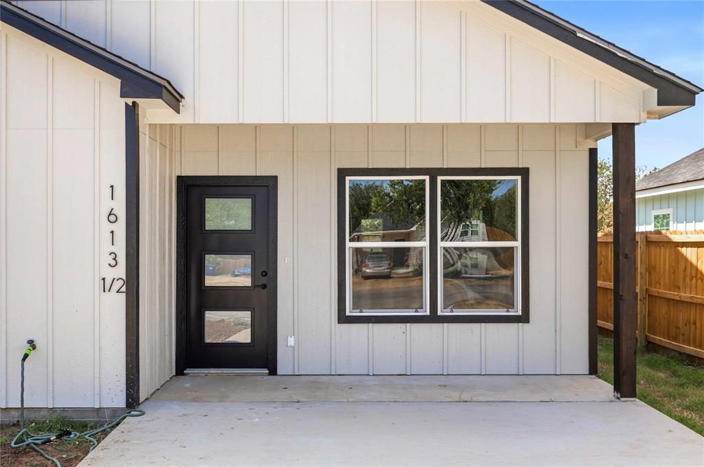 1613 1/2 2nd Street Property Photo 3