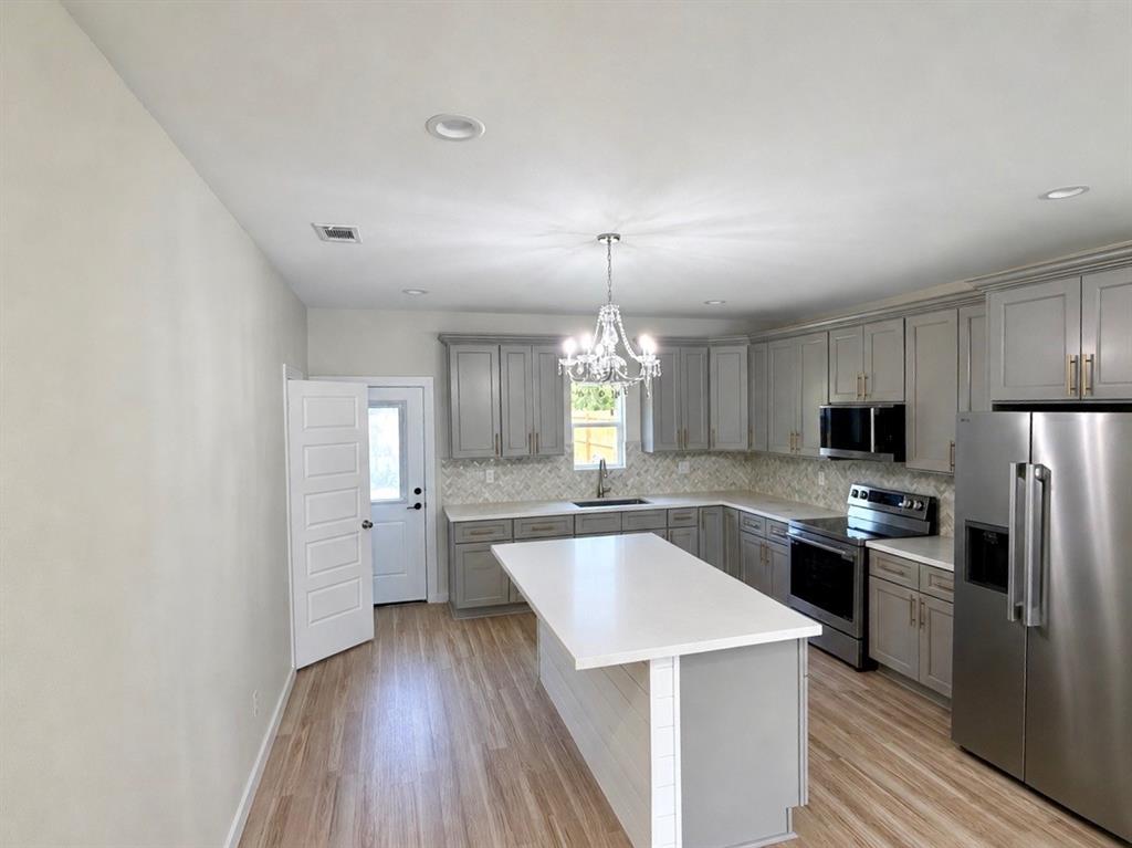 1613 1/2 2nd Street Property Photo 4