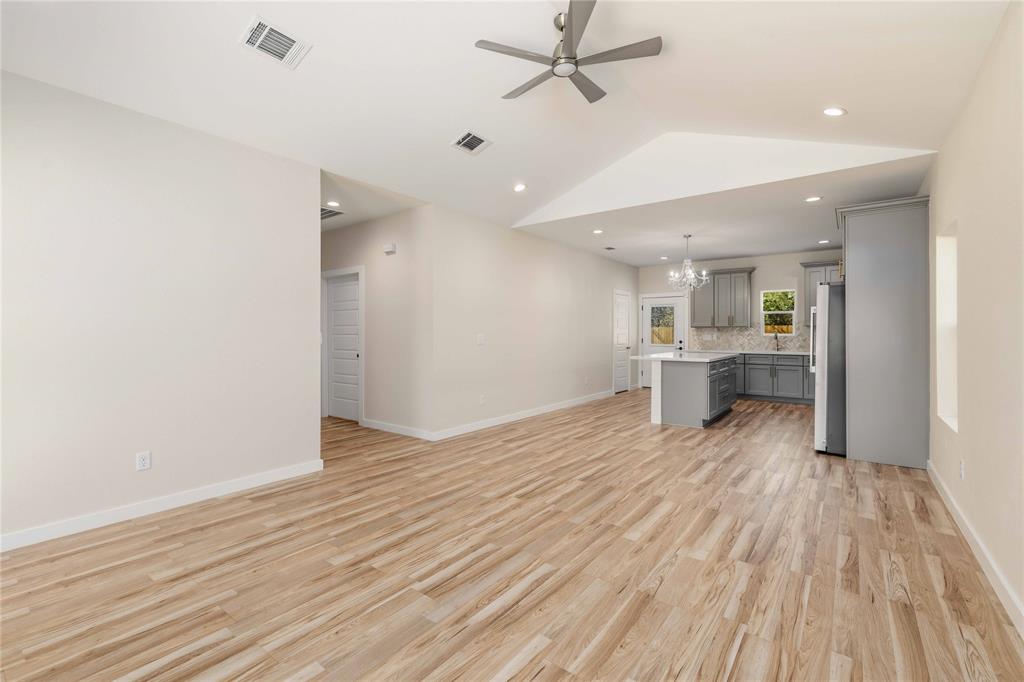1613 1/2 2nd Street Property Photo 9