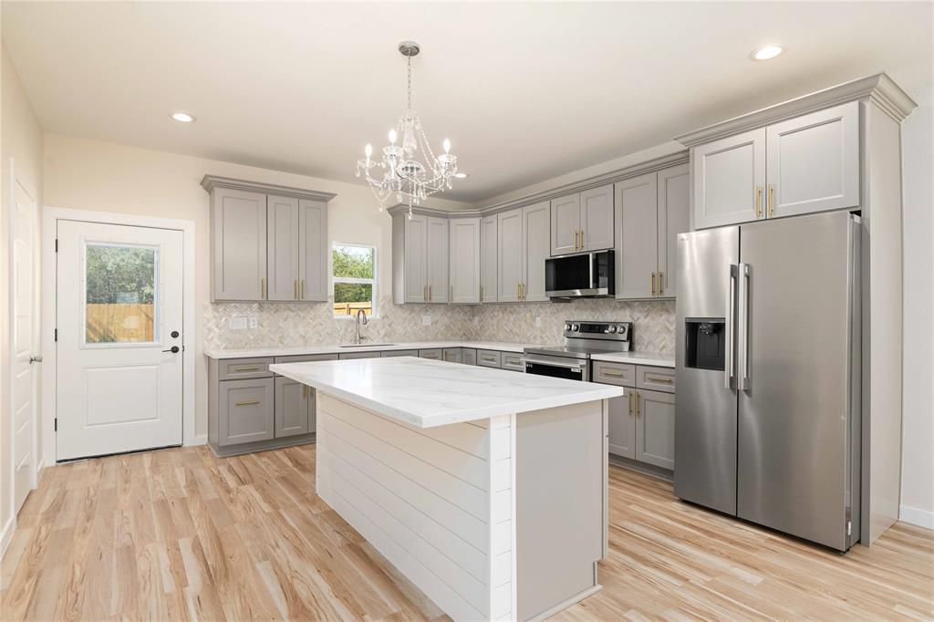 1613 1/2 2nd Street Property Photo 10