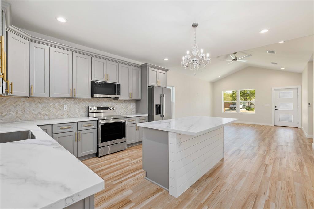 1613 1/2 2nd Street Property Photo 12