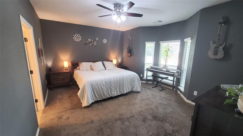 912 Blackstone Drive Property Photo 12