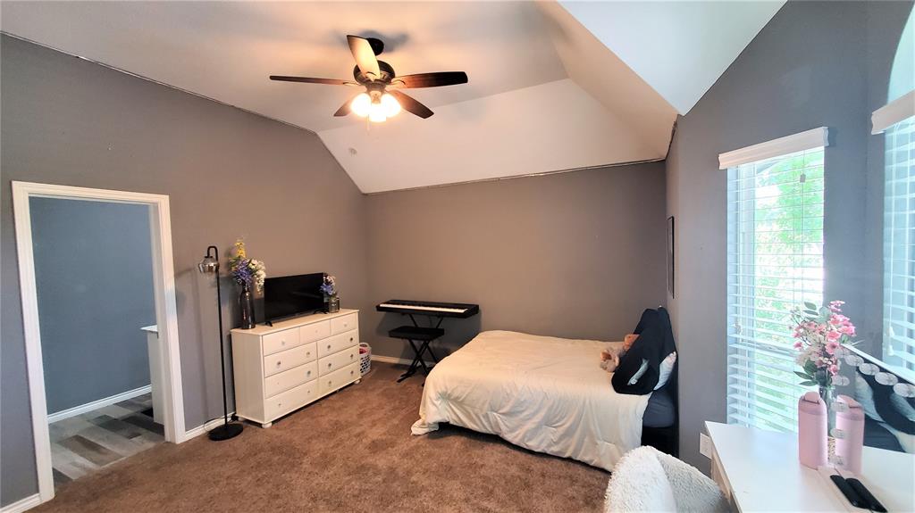 912 Blackstone Drive Property Photo 27