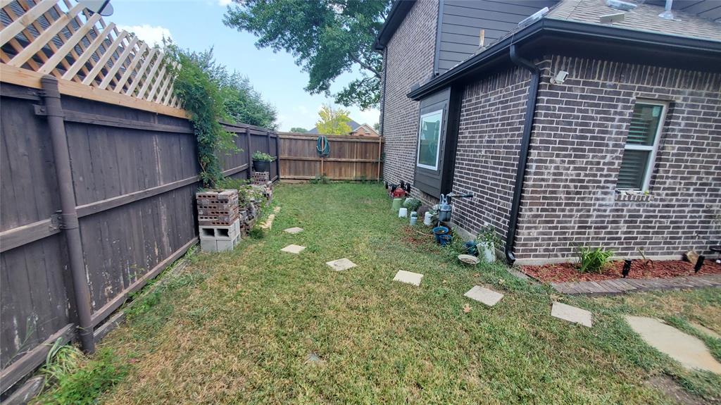 912 Blackstone Drive Property Photo 36