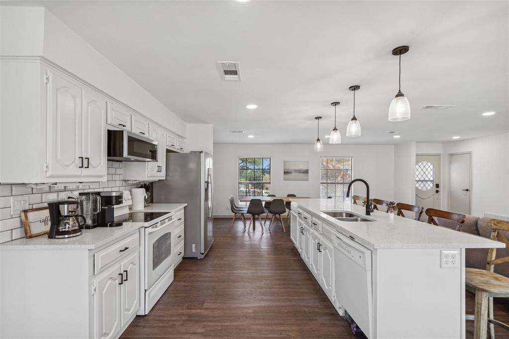 529 Shore Drive Property Photo 1