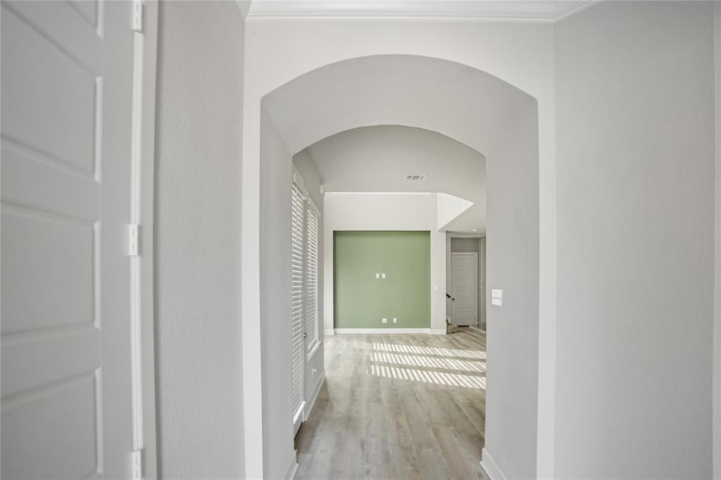 1621 Rose Willow Way Property Photo 4
