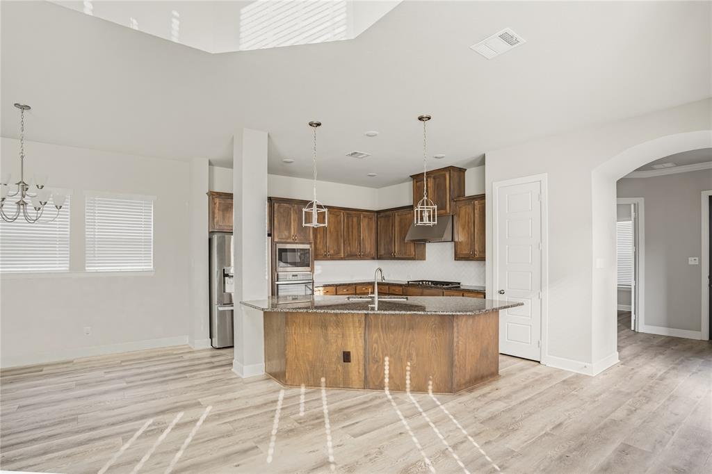 1621 Rose Willow Way Property Photo 7