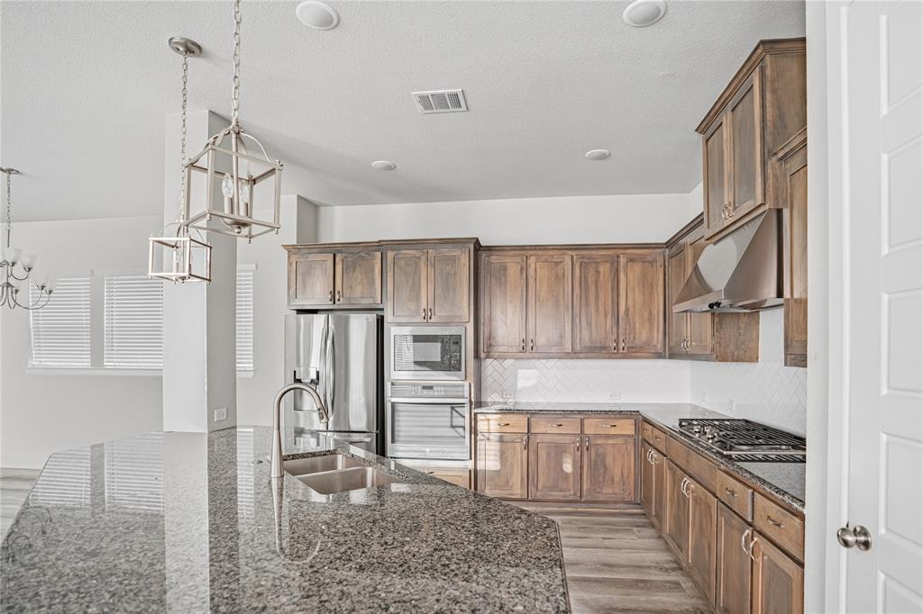 1621 Rose Willow Way Property Photo 9