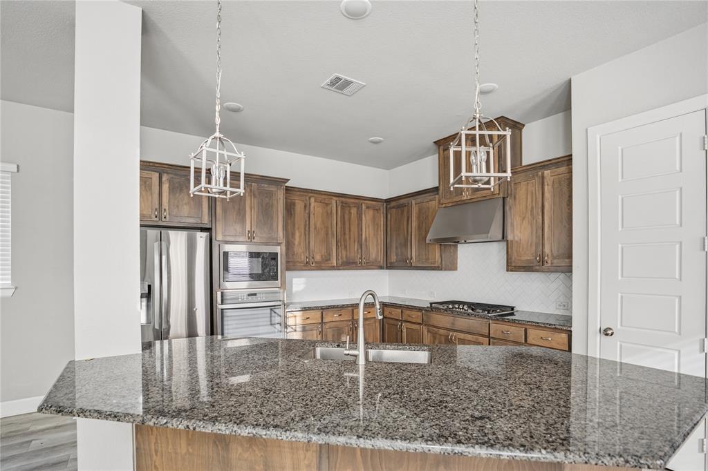 1621 Rose Willow Way Property Photo 12