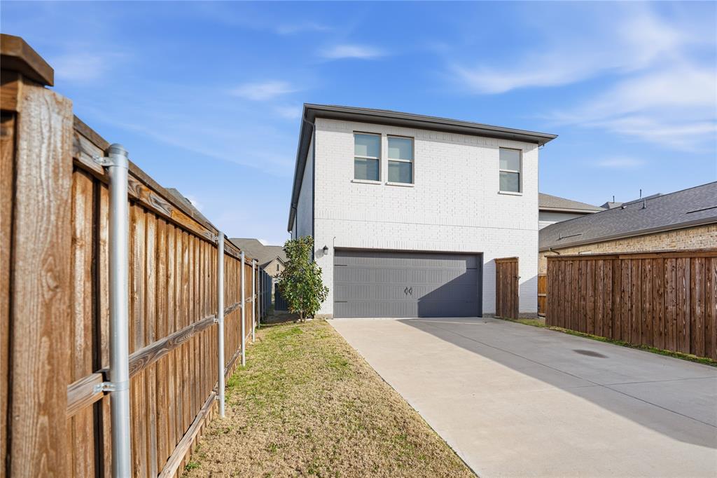 1621 Rose Willow Way Property Photo 29