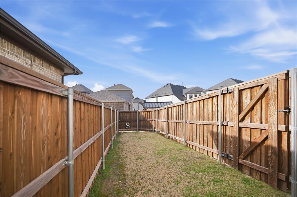 1621 Rose Willow Way Property Photo 32