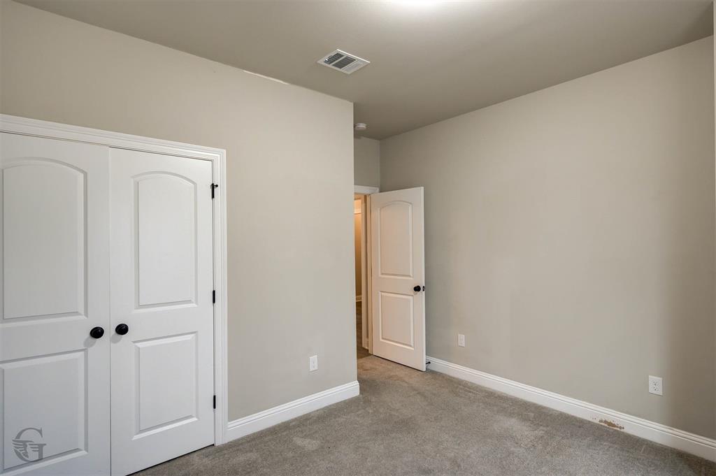 220 Berkshire Place Property Photo 4