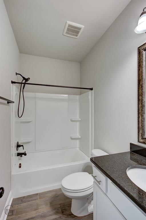 220 Berkshire Place Property Photo 5