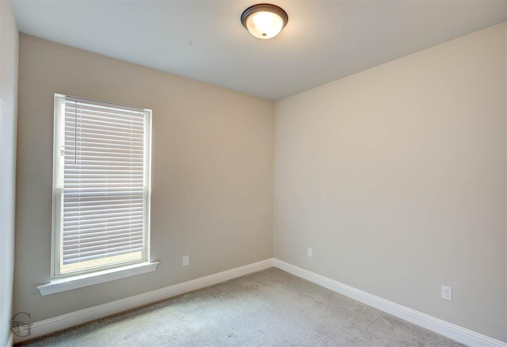 220 Berkshire Place Property Photo 6